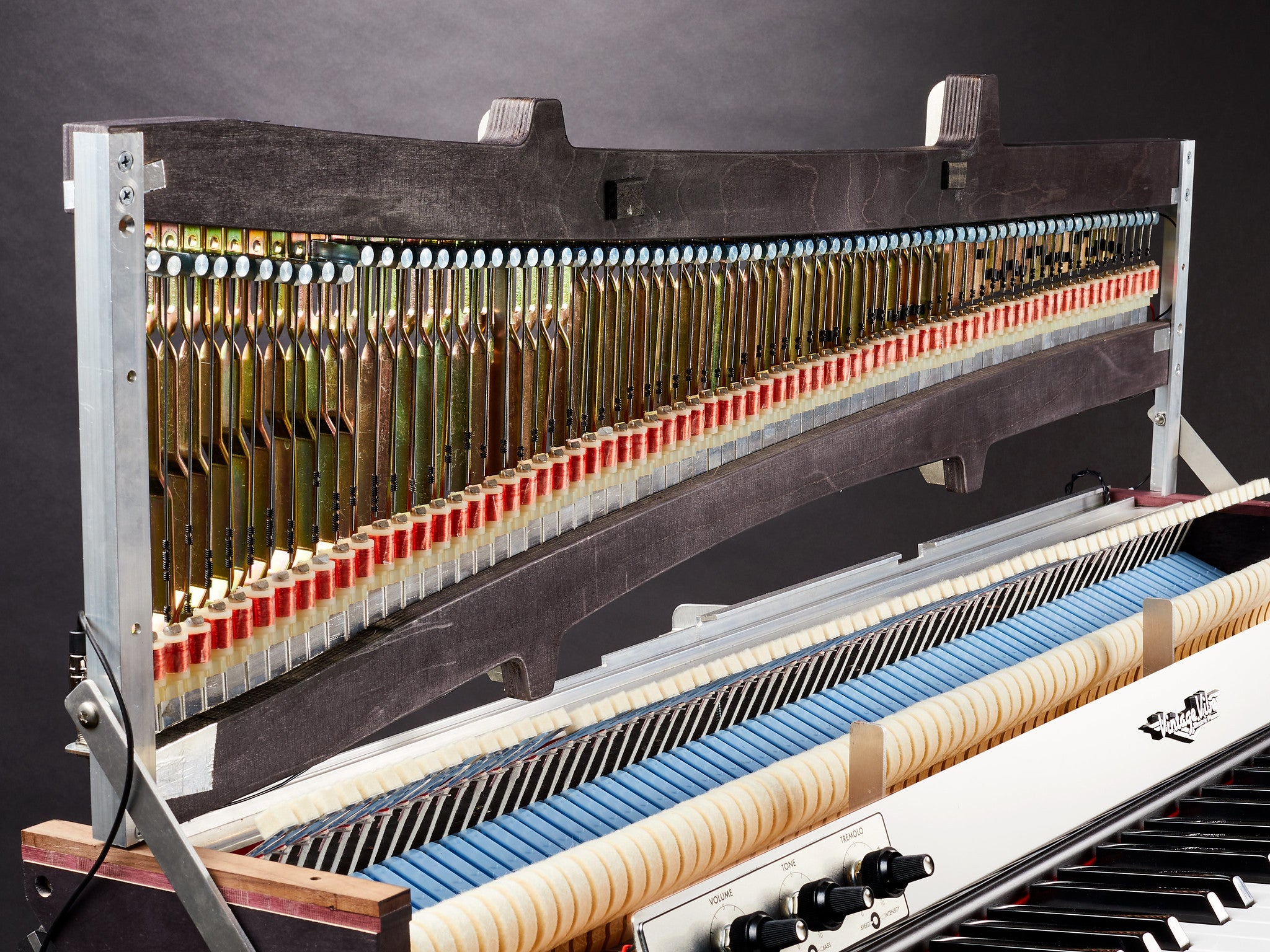 Tine deals electric piano